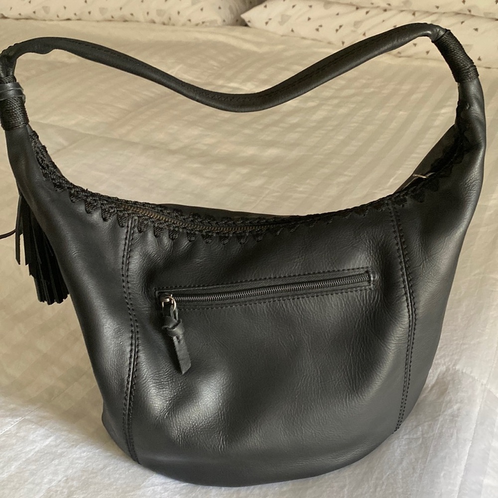 Beautiful SAK purse! In excellent used condition.